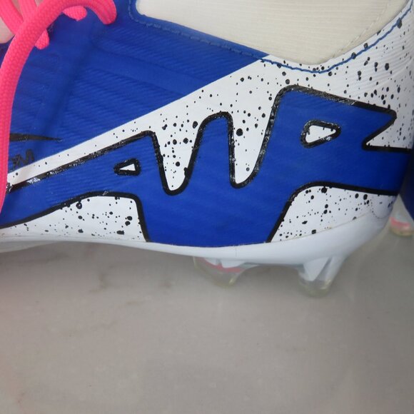 nike air zoom  mercurial soccer cleats  white and blue with black nike symbol - Picture 4 of 12
